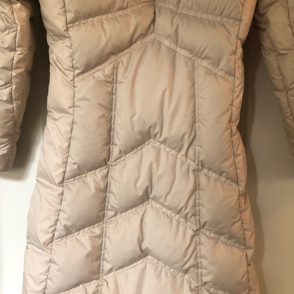 WOMENS PATAGONIA DOWN PUFFER HOODED PARKA, SIZE XS - Picture 3 of 14